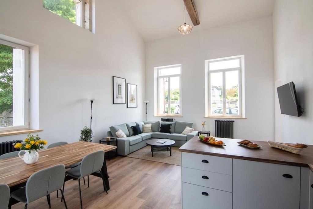Treize Maison 3 Bed House In Centre Of Saint Severin Esterno foto